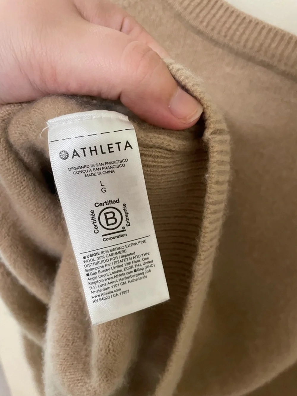 ✨Women’s Athleta Crew Neck Fuzzy Sweater Size L